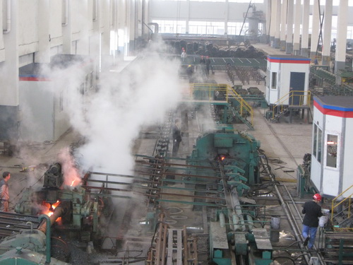 武威无缝钢管厂家生产车间